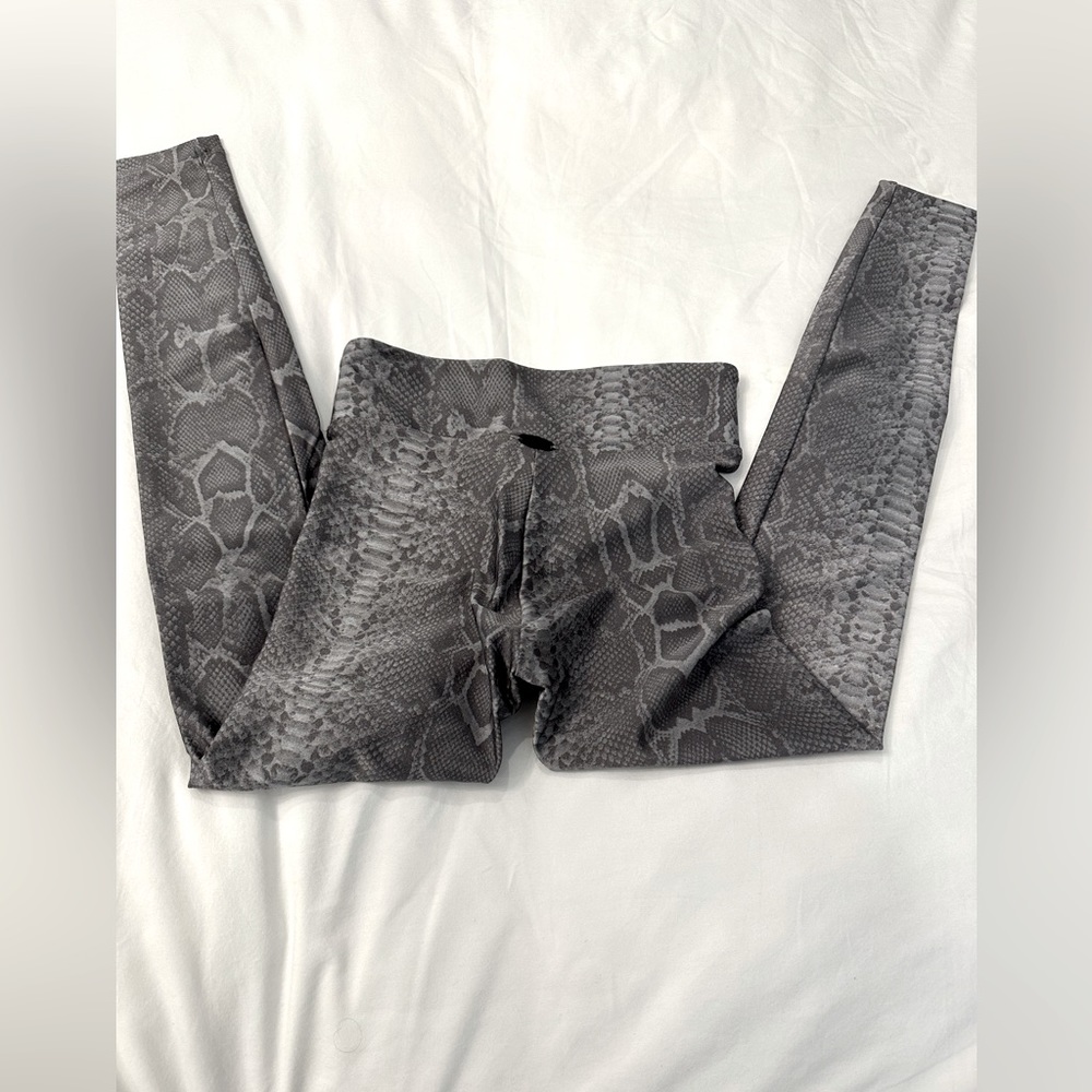 Koral high wasted reptile lustrous infinity legging - Picture 12 of 16